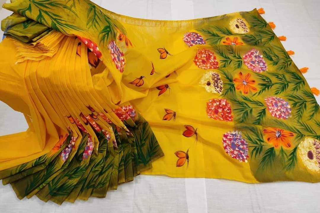 হাফসিল্ক শাড়ীতে  হ্যান্ডপ্রিন্ট তুলির কাজ করা ছবি 2