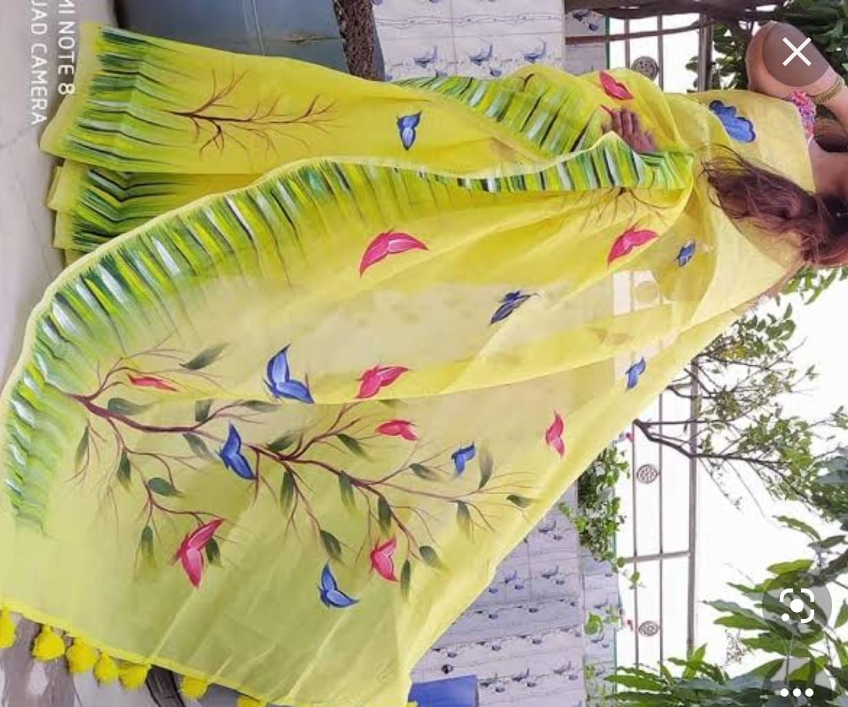 হাফসিল্ক শাড়ীতে  হ্যান্ডপ্রিন্ট তুলির কাজ করা