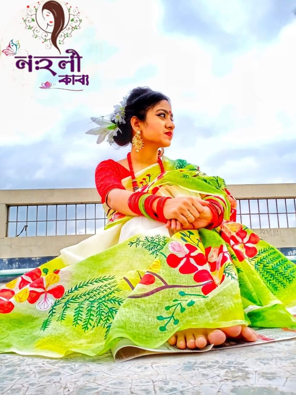 হাফসিল্ক শাড়ীতে  হ্যান্ডপ্রিন্ট তুলির কাজ করা
