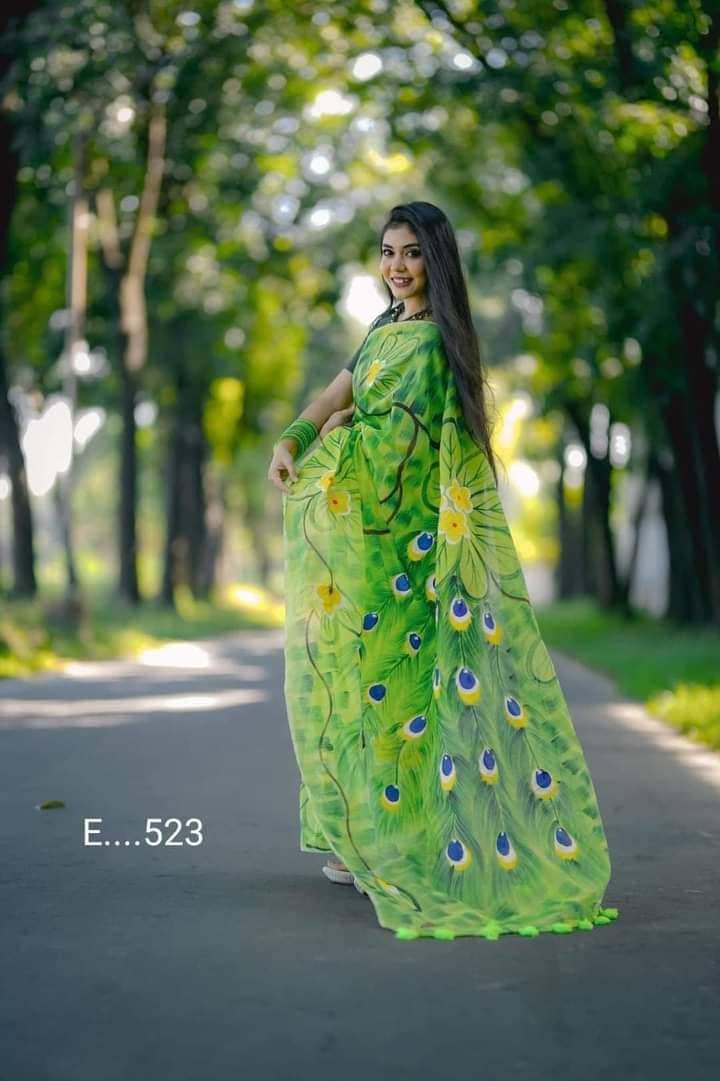 হাফসিল্ক শাড়ীতে হ্যান্ডপ্রিন্ট তুলির কাজ করা ছবি 6